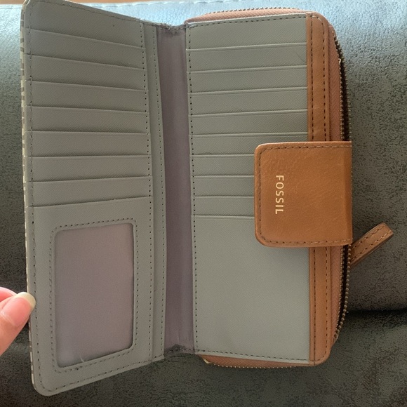 Fossil wristlet - Picture 4 of 4